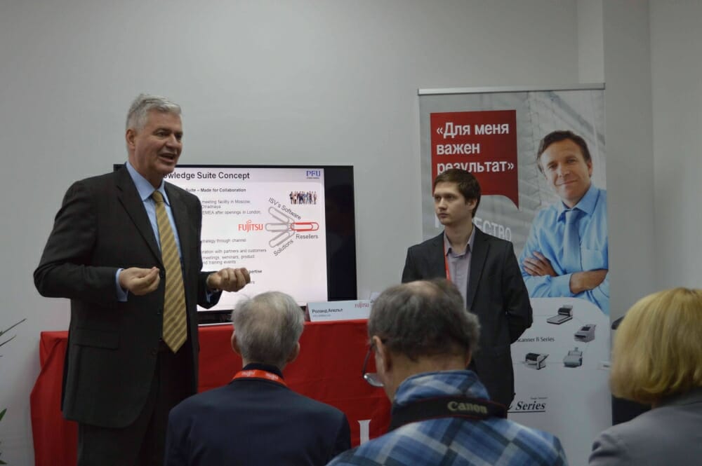 Региональный менеджер PFU (EMEA) Роланд Апельт представил в своем докладе краткую историю развития документ-сканеров Fujitsu