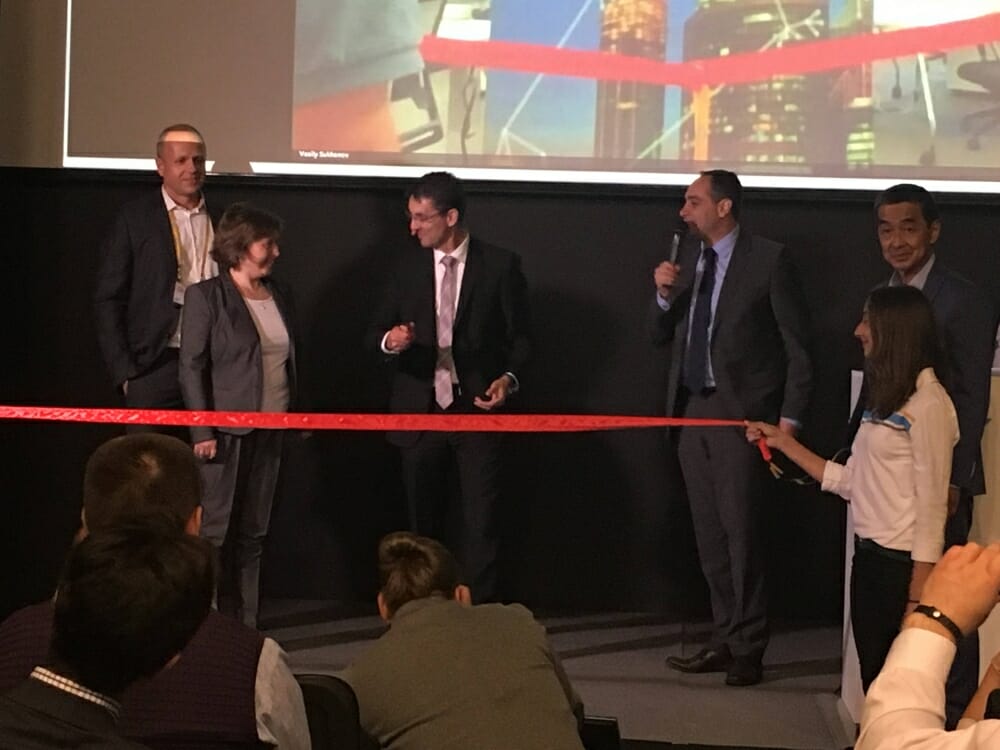 Компания SAP творчески подошла к церемонии открытия Центра решений в сфере Интернета вещей