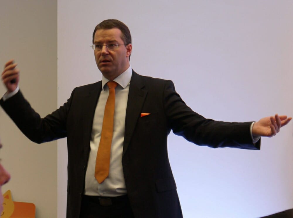 Генеральный директор Orange Business Services в России и СНГ Ричард ван Вагенинген выступает на пресс-конференции